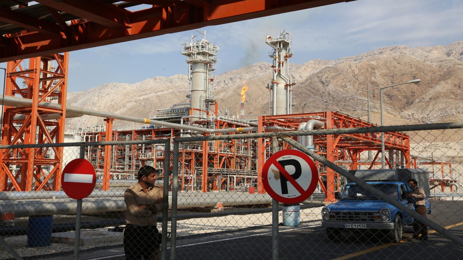 Iran has reduced the amount of natural gas it exports to Iraq while threatening with further cuts over unpaid bills.