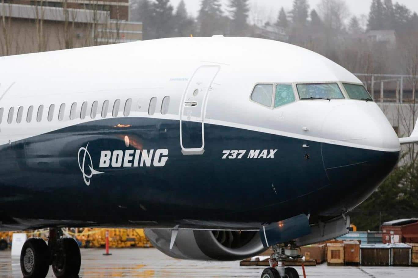 Boeing 737 MAX aircraft had a mechanical engine issue during a flight from Arizona to Montreal, Canada. The plane was forced to unscheduled landing