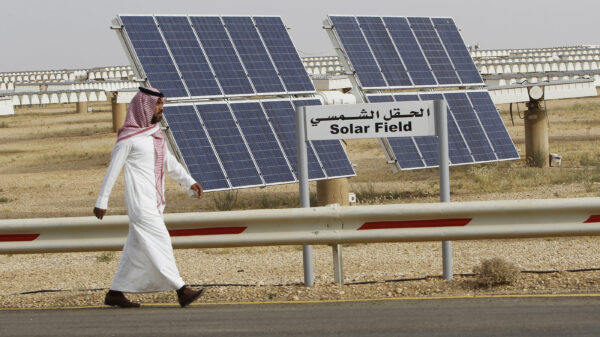 رويترز: السعودية تعارض خطة لتطوير الطاقة المتجددة