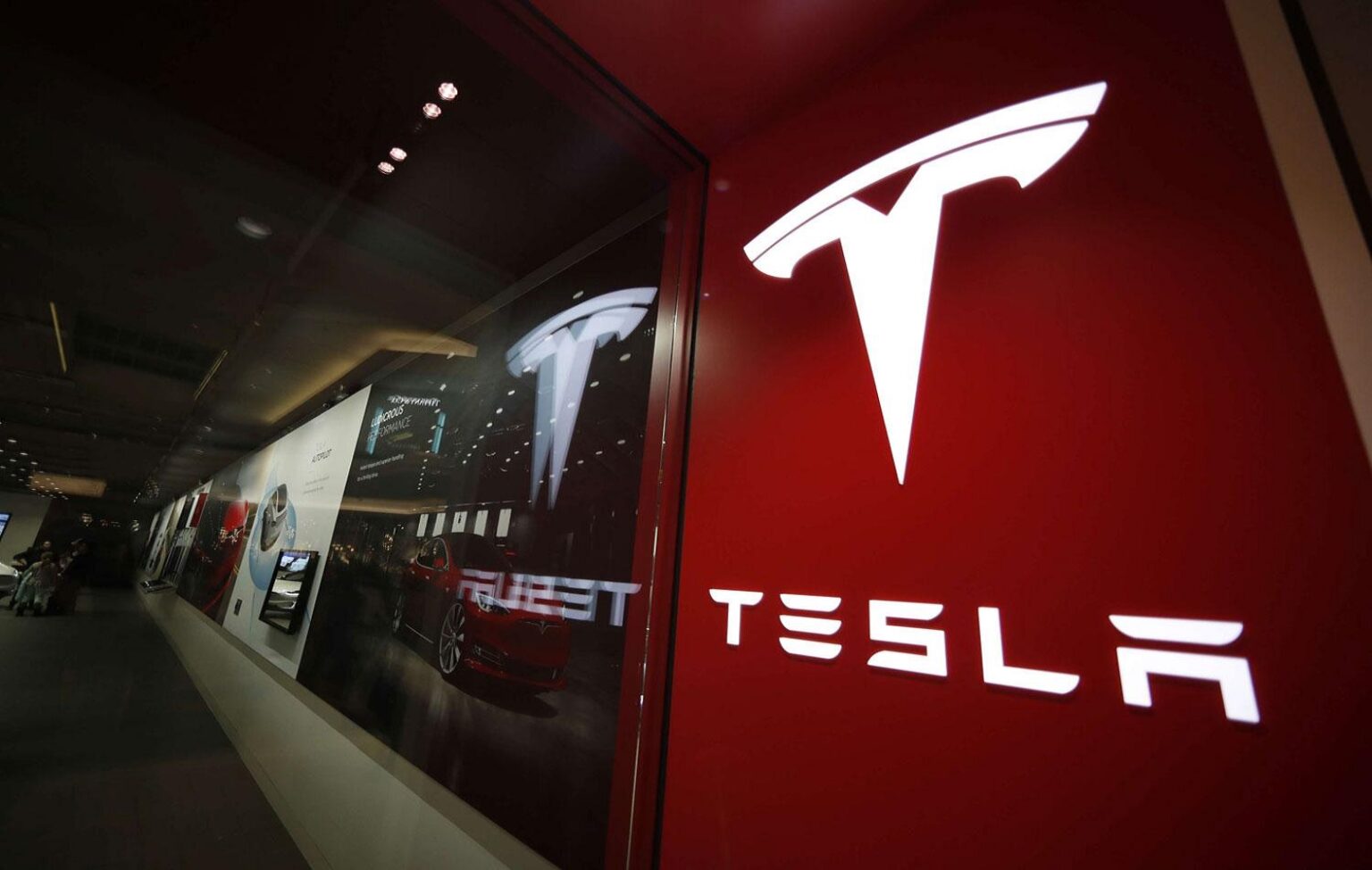 Tesla Inc.'s short sellers lost tens of billions of dollars last year as the stock surged to new highs.