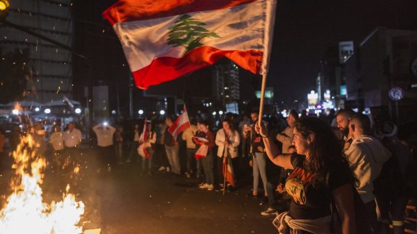 الفوضى تتسع في طرقات لبنان