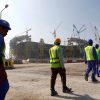 قطر تبدأ بتطبيق الحد الأدنى للأجور
