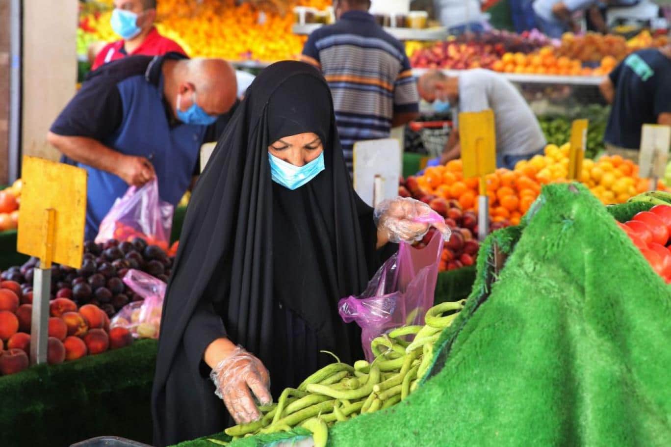 العراقيون في الأسواق
