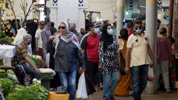 تونس تواجه شبح الإفلاس