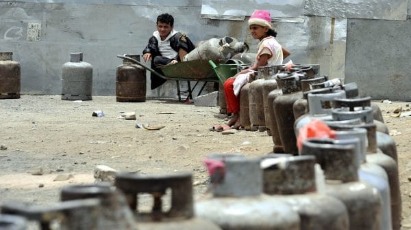 أسعار الغاز تقفز في اليمن