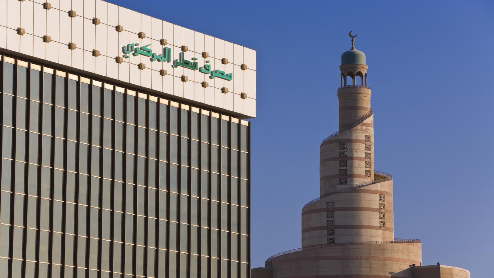 وكالة فيتش تشيد بخطوة مصرف قطر بإصدار الصكوك