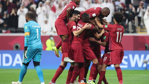 المنتخب القطري يضرب الإمارات بخماسية في كأس العرب