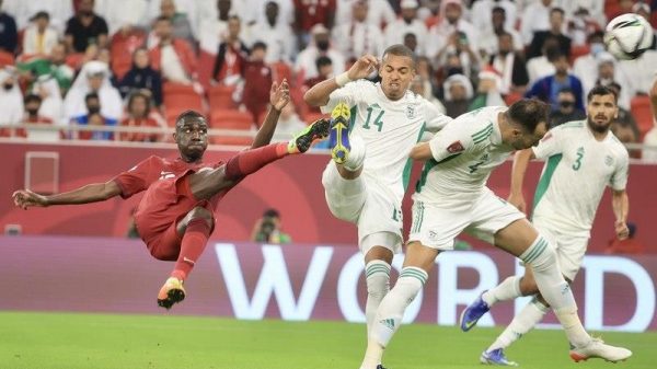 الجزائر تهزم قطر وتواعد تونس في نهائي كأس العرب