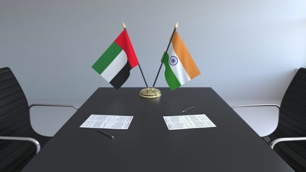 الإمارات والهند توقعان اتفاقية تجارية لخفض الرسوم الجمركية