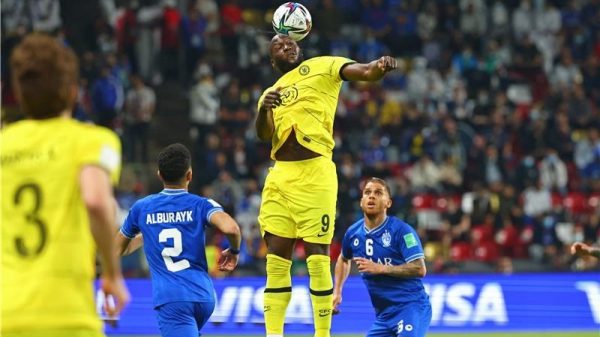 الهلال السعودي يدخل مباراة الأهلي وعينه على انجاز تاريخي