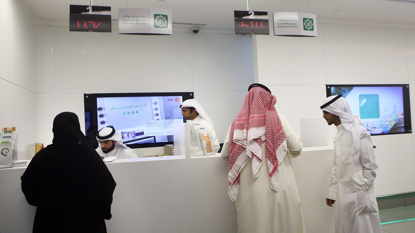 بنوك الكويت تعتزم ربط منح القروض بصافي مرتب الموظف