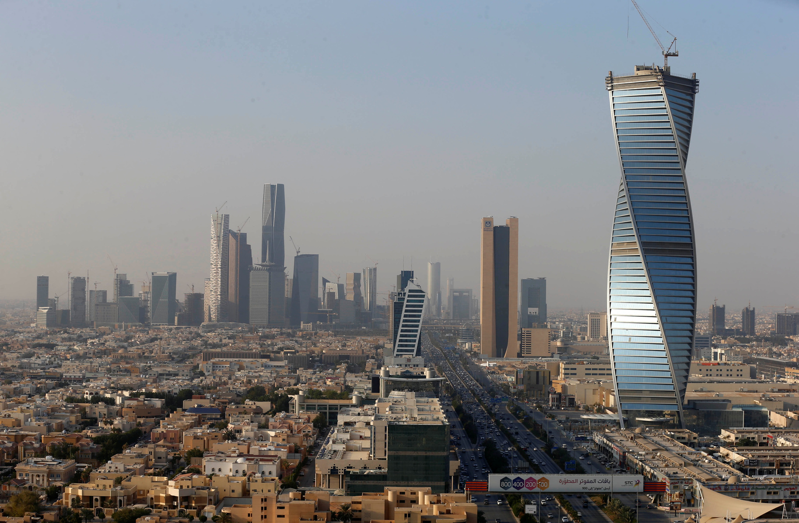 السعودية تسمح لمنشآت القطاع الخاص بجلب كفاءات من العراق