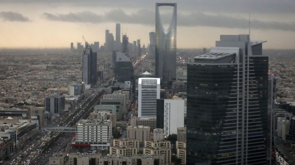 تسارع معدلات التوظيف بالاقتصاد السعودي غير النفطي