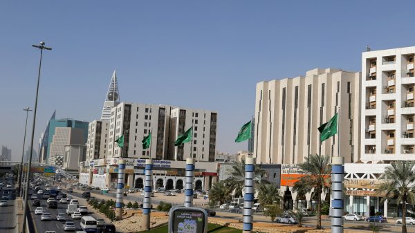 تسارع نمو نشاط القطاع الخاص السعودي غير النفطي في يناير