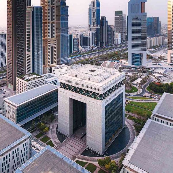 تباطؤ عقارات دبي تحت ضغط الحرب