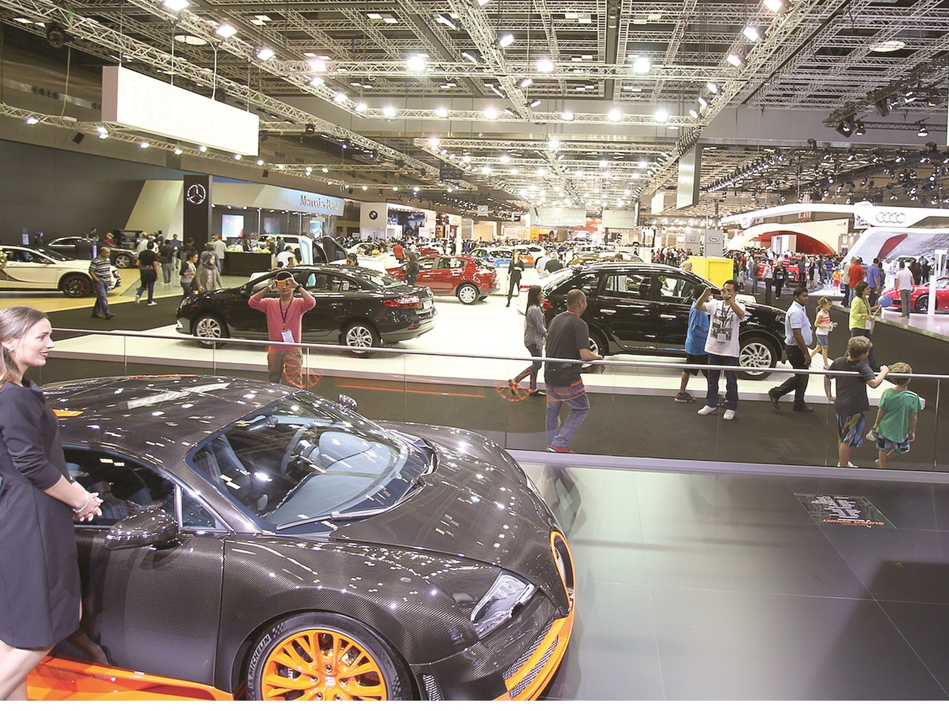 وزارة التجارة والصناعة القطرية تحرر مخالفات لوكالات سيارات