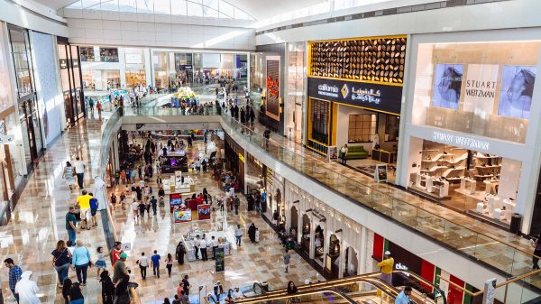 "دبي فستيفال سيتي مول" تمكّن العملاء من إجراءات السفر أثناء التسوق