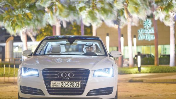 شركة الأولوية للسيارات توقع عقدا مع "أودي الكويت" بمليوني دينار