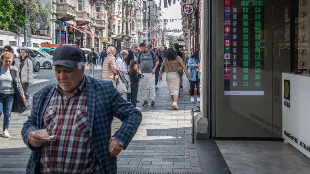 تباطؤ نمو الاقتصاد التركي إلى 2% في الربع الأول من 2025